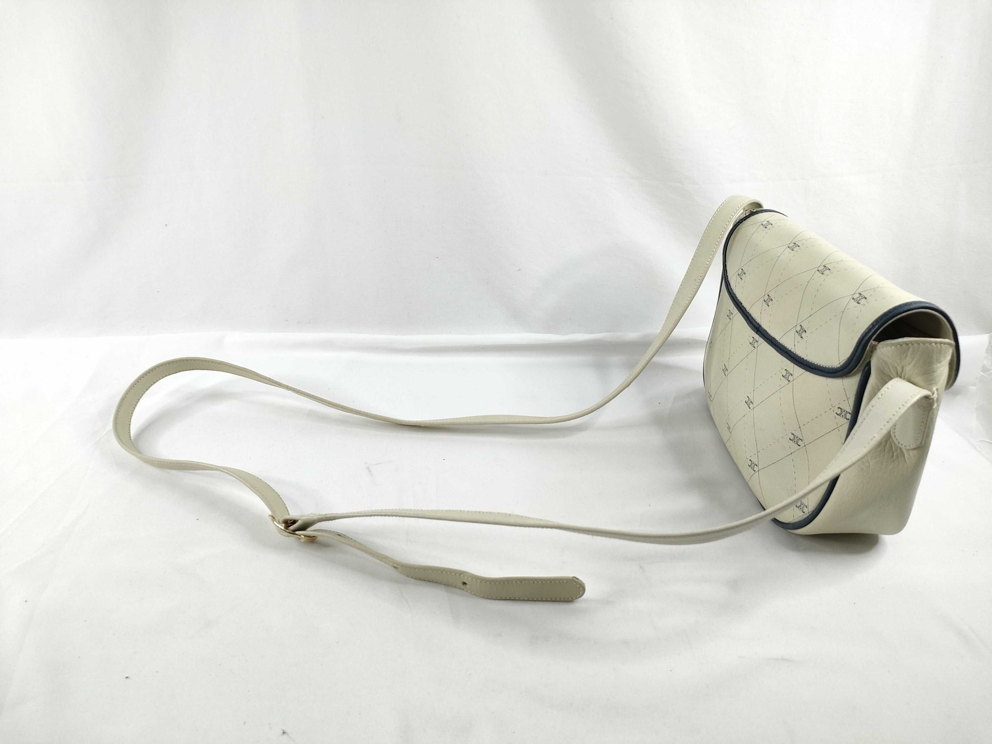 CELINE Leather Shoulder Bag Cream Shoulder Bag