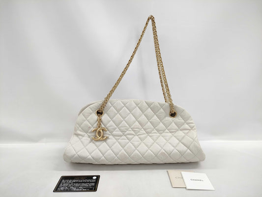 CHANEL Matelasse Lambskin Double Chain Shoulder Bag 14579857 White Shoulder Bag