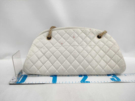CHANEL Matelasse Lambskin Double Chain Shoulder Bag 14579857 White Shoulder Bag