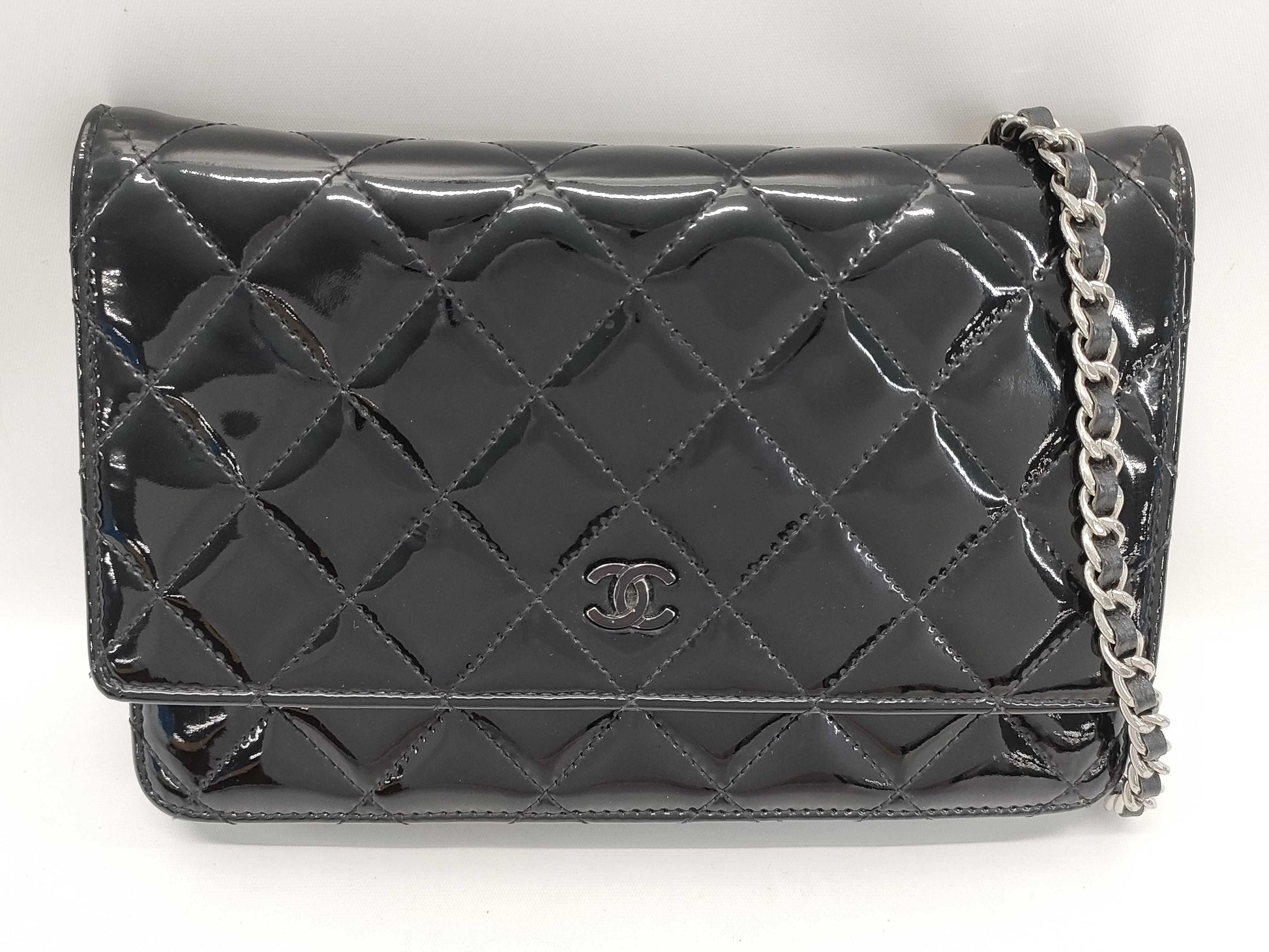 CHANEL Chain Wallet Shoulder Bag