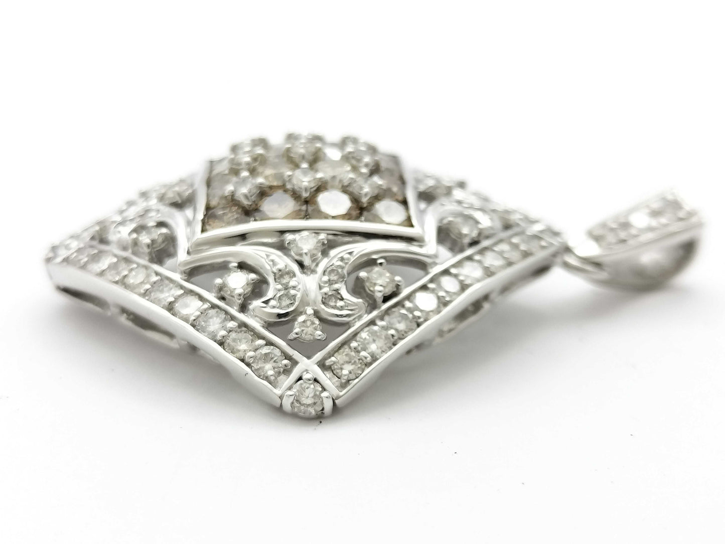 D3.30ct K18WG 9.9g Pendant Top 