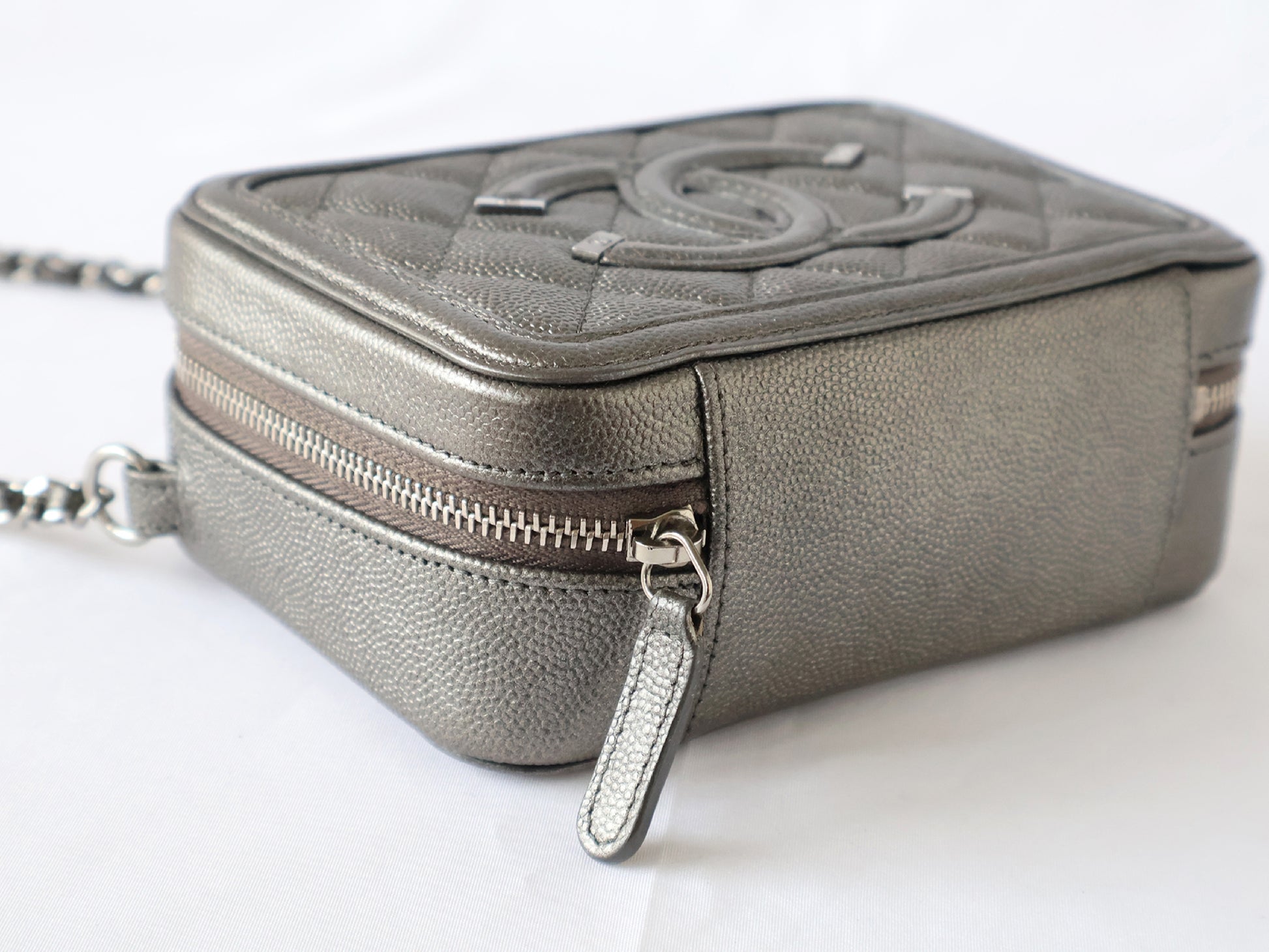 CHANEL CC Filigree Caviar Leather Chain Shoulder Bag, Silver, Seal, No. 26
