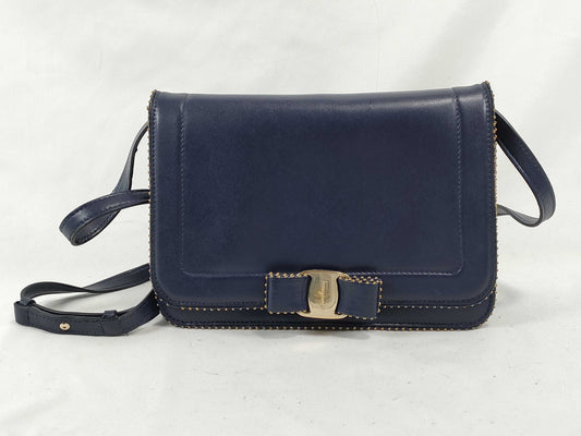 Salvatore Ferragamo Vara Ferragamo Shoulder Bag Vara Ribbon Shoulder Bag