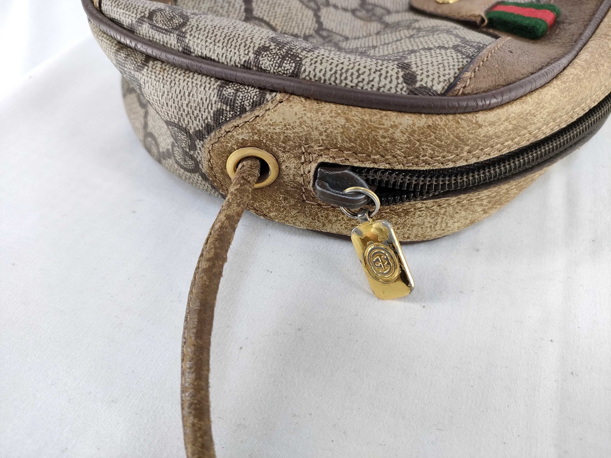 GUCCI Sherry Line Shoulder Bag