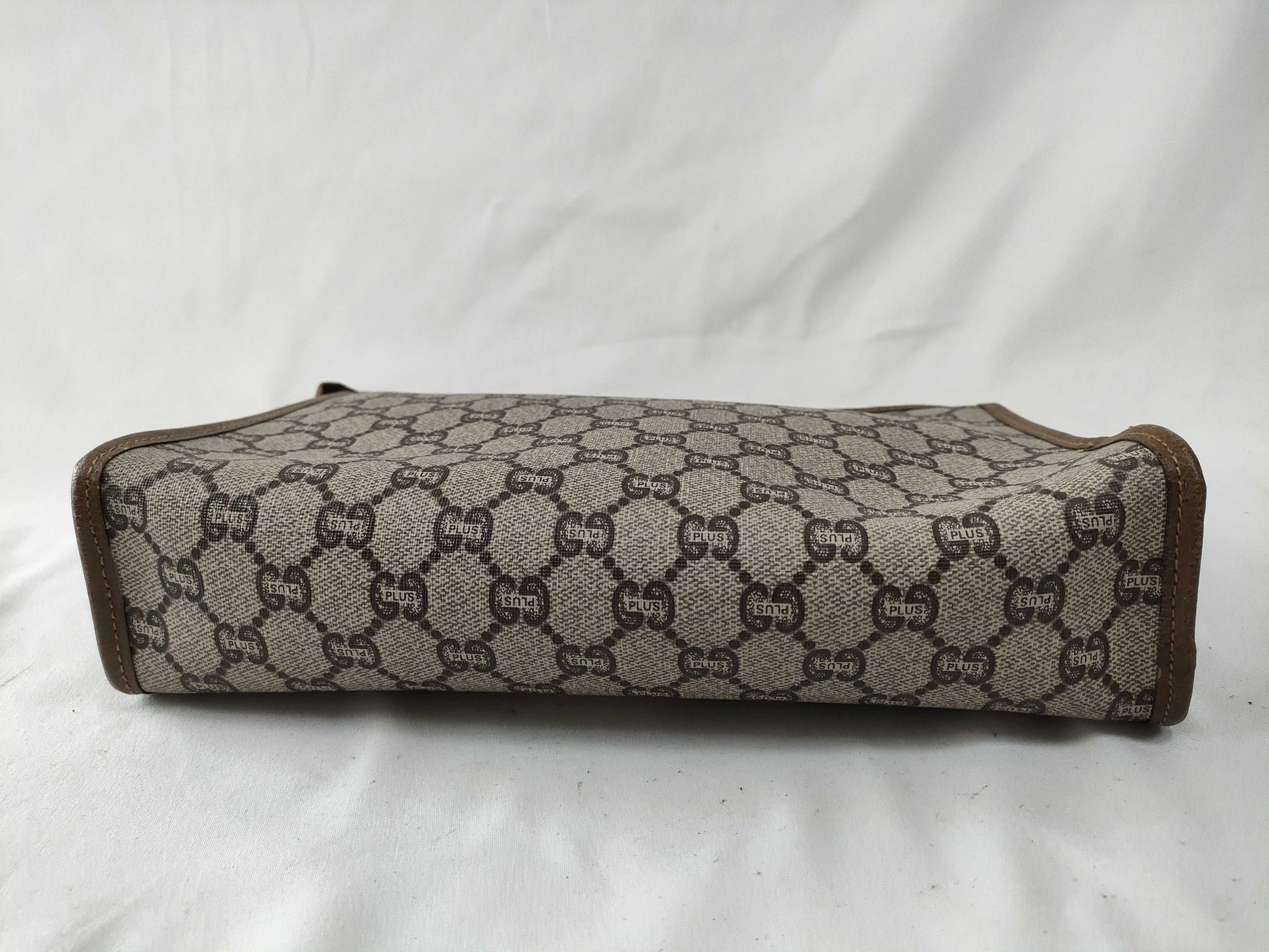 GUCCI GG Plus OLD GUCCI GG Supreme Pouch Second Bag with Dust Bag and Card