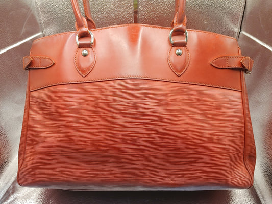 LOUIS VUITTON Epi Passy PM Tote Bag M5926E SN0066 Rouge Tote Bag