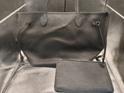 LOUIS VUITTON Epi Neverfull MM M40932 FL1153 Noir Tote Bag with Pouch