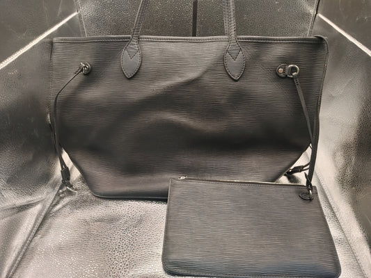 LOUIS VUITTON Epi Neverfull MM M40932 FL1153 Noir Tote Bag with Pouch
