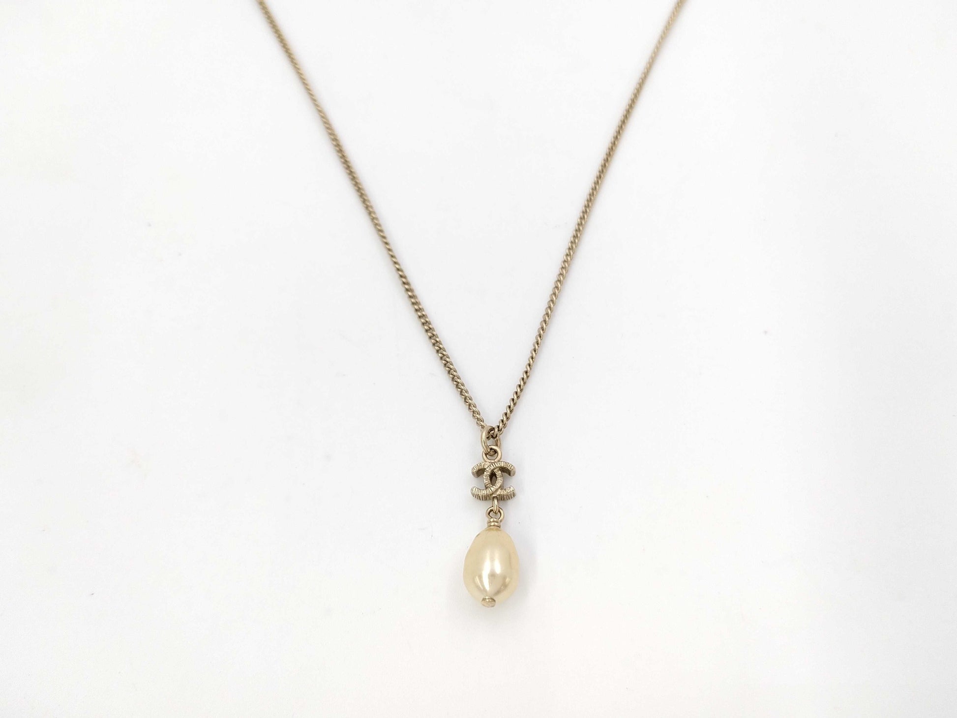 CHANEL Coco Mark Pearl B12C Necklace