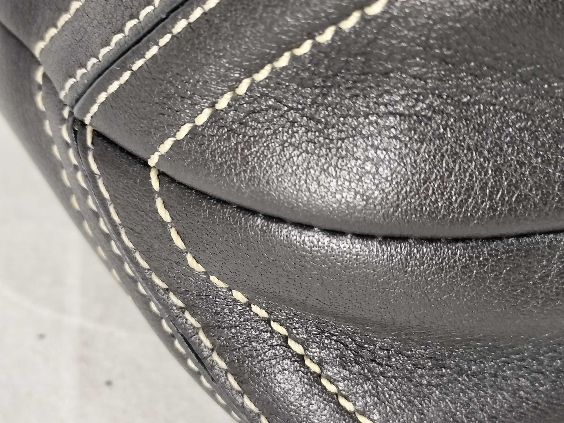 COACH shoulder bag in black leather