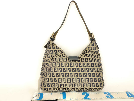 FENDI Zucchino One-Shoulder Shoulder Bag with Zucca Pattern and FF Hardware in Gray Navy