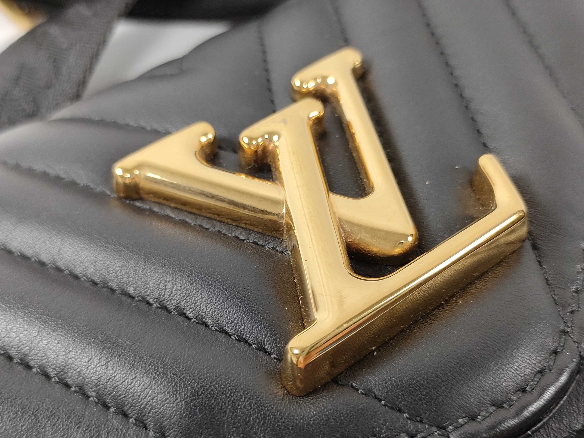 LOUIS VUITTON New Wave Multi Pochette Shoulder Bag with Black Hardware