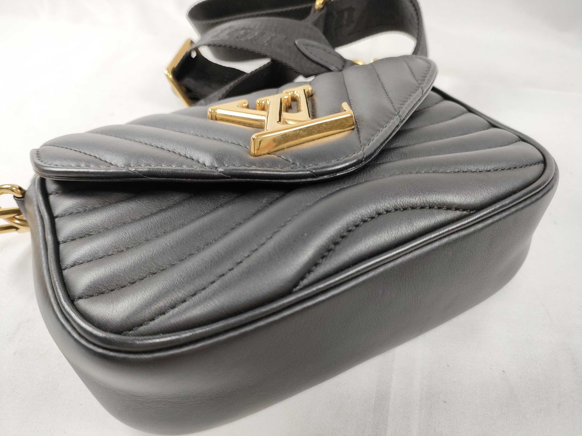 LOUIS VUITTON New Wave Multi Pochette Shoulder Bag with Black Hardware