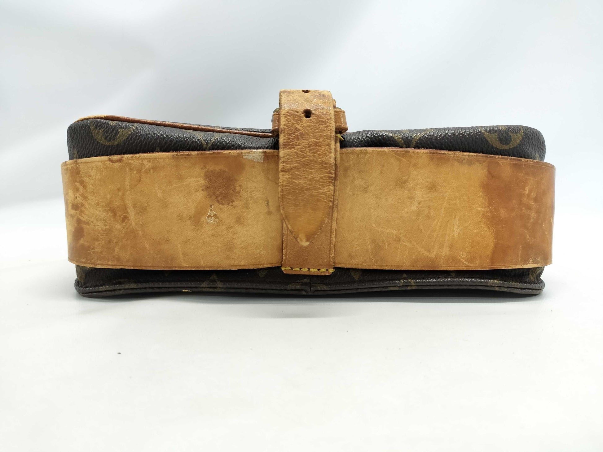 LOUIS VUITTON Cultusiere Shoulder Bag