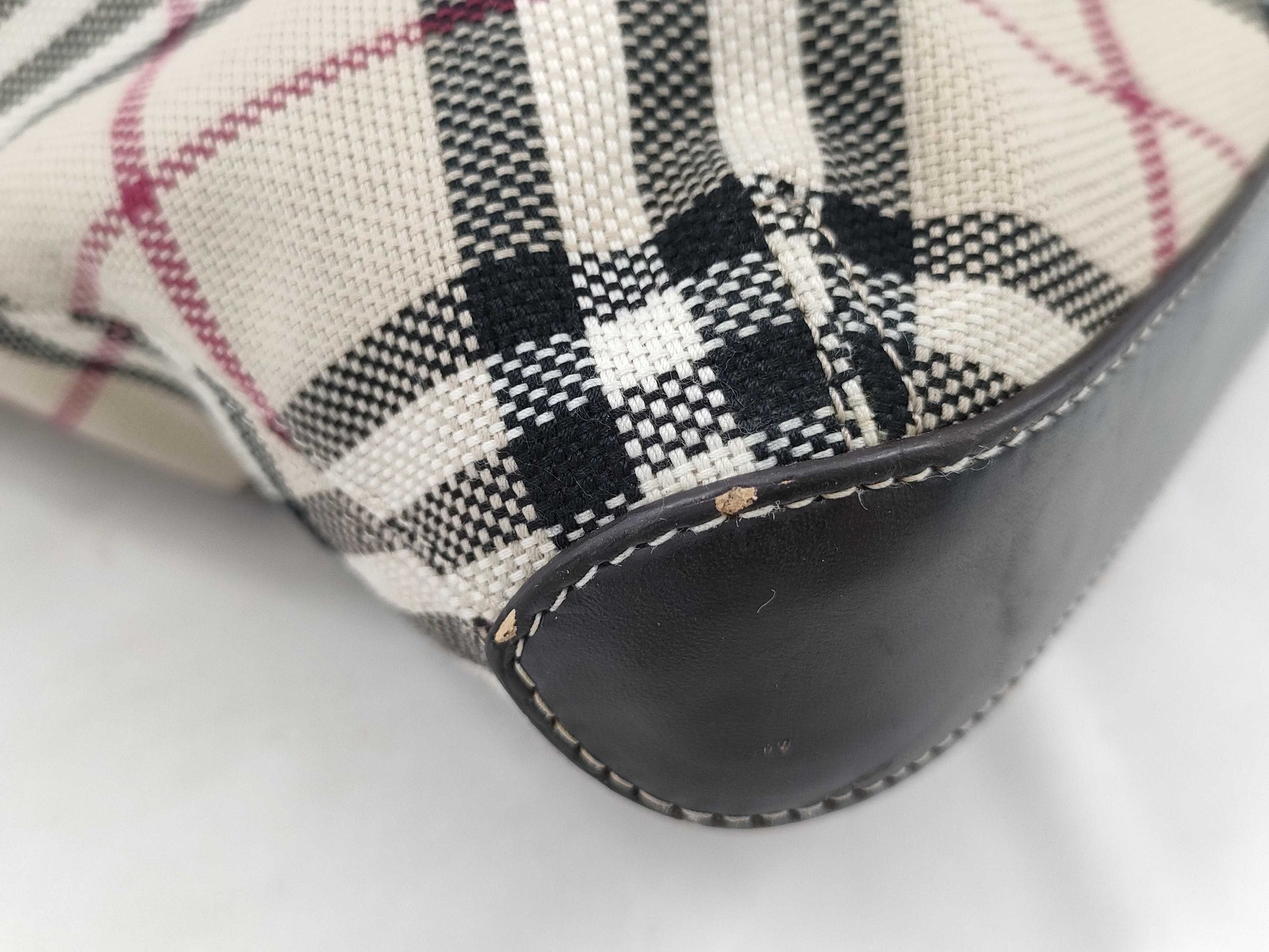 BURBERRY Nova Check Shoulder Bag