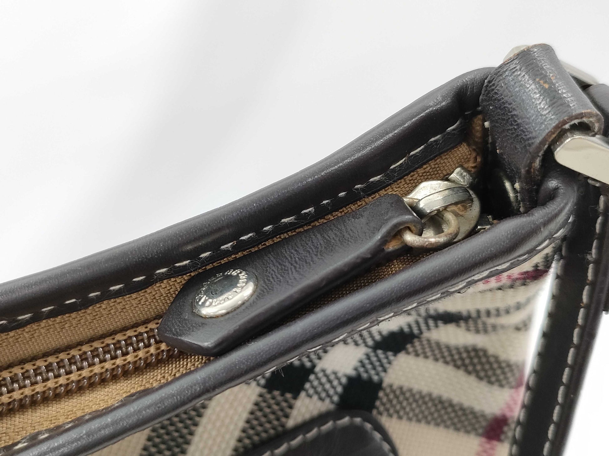 BURBERRY Nova Check Shoulder Bag