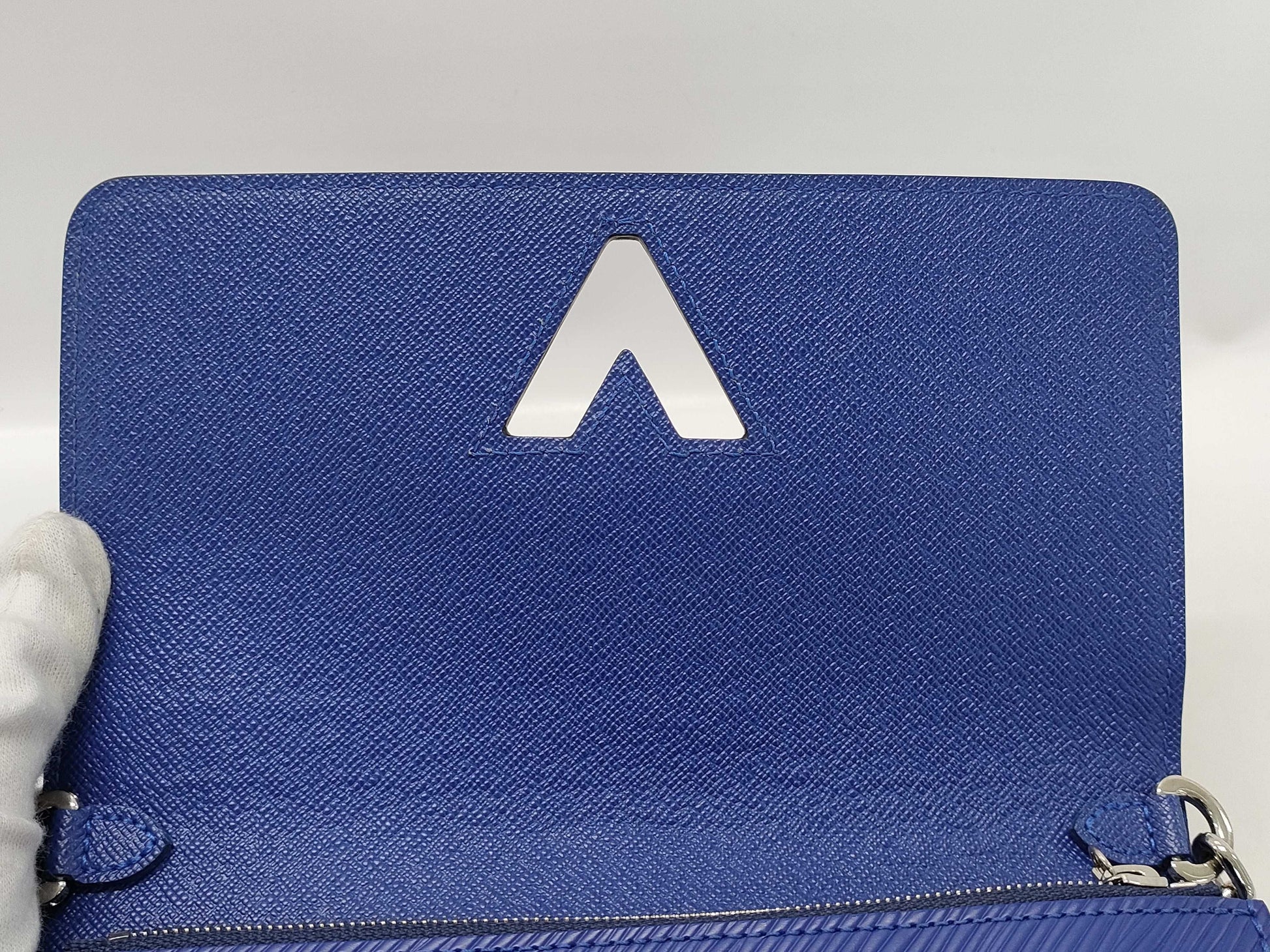 LOUIS VUITTON Epi M62215 Portefeuille Twist Chain Wallet Shoulder Bag