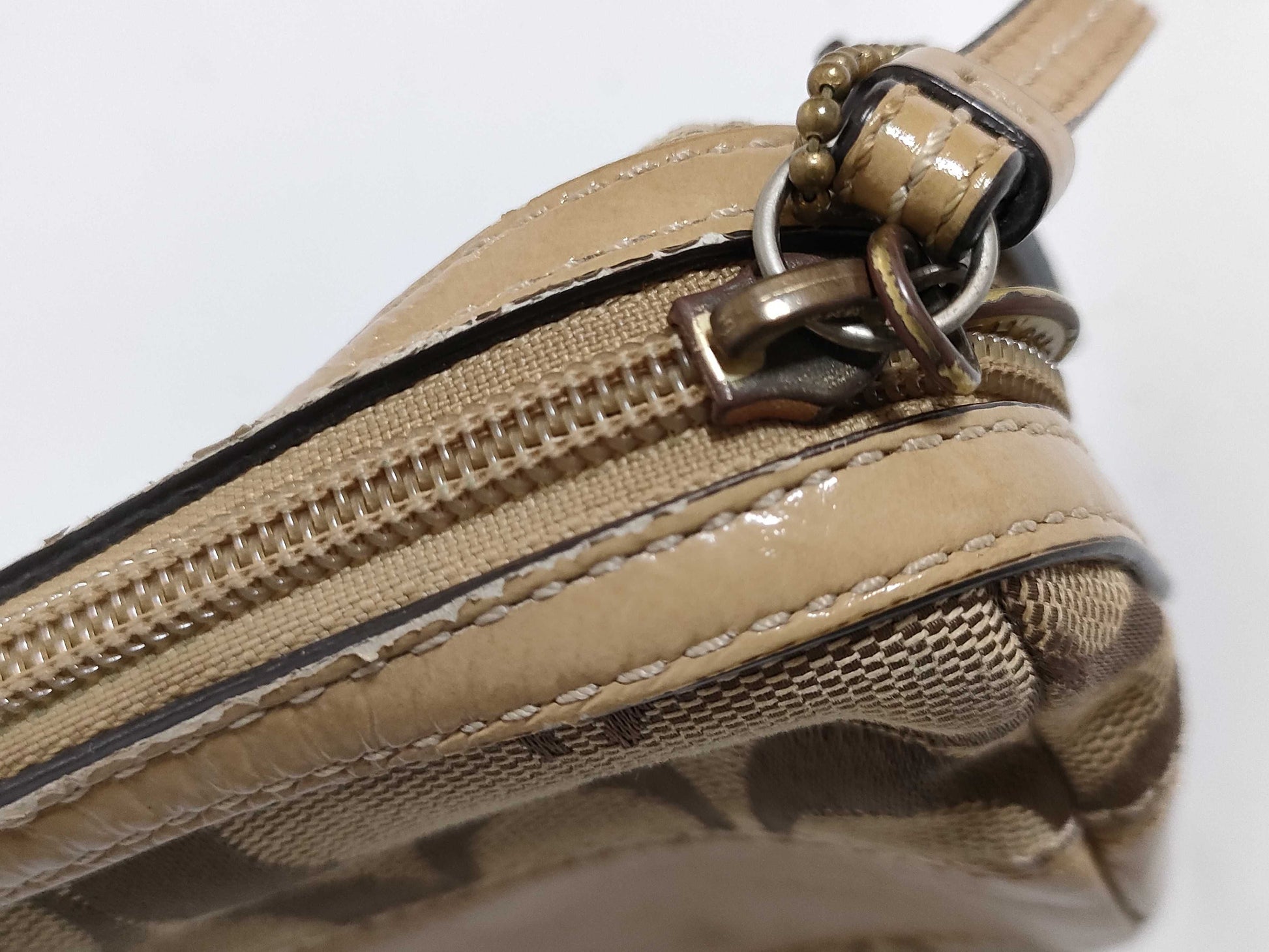 COACH Signature Coach Signature Pouch Pouch