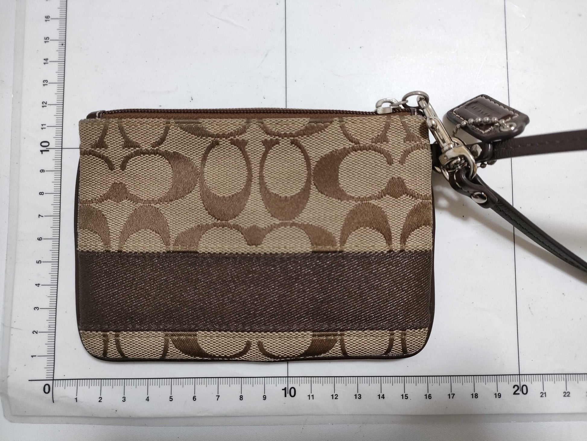 COACH Signature Coach Signature Pouch Pouch