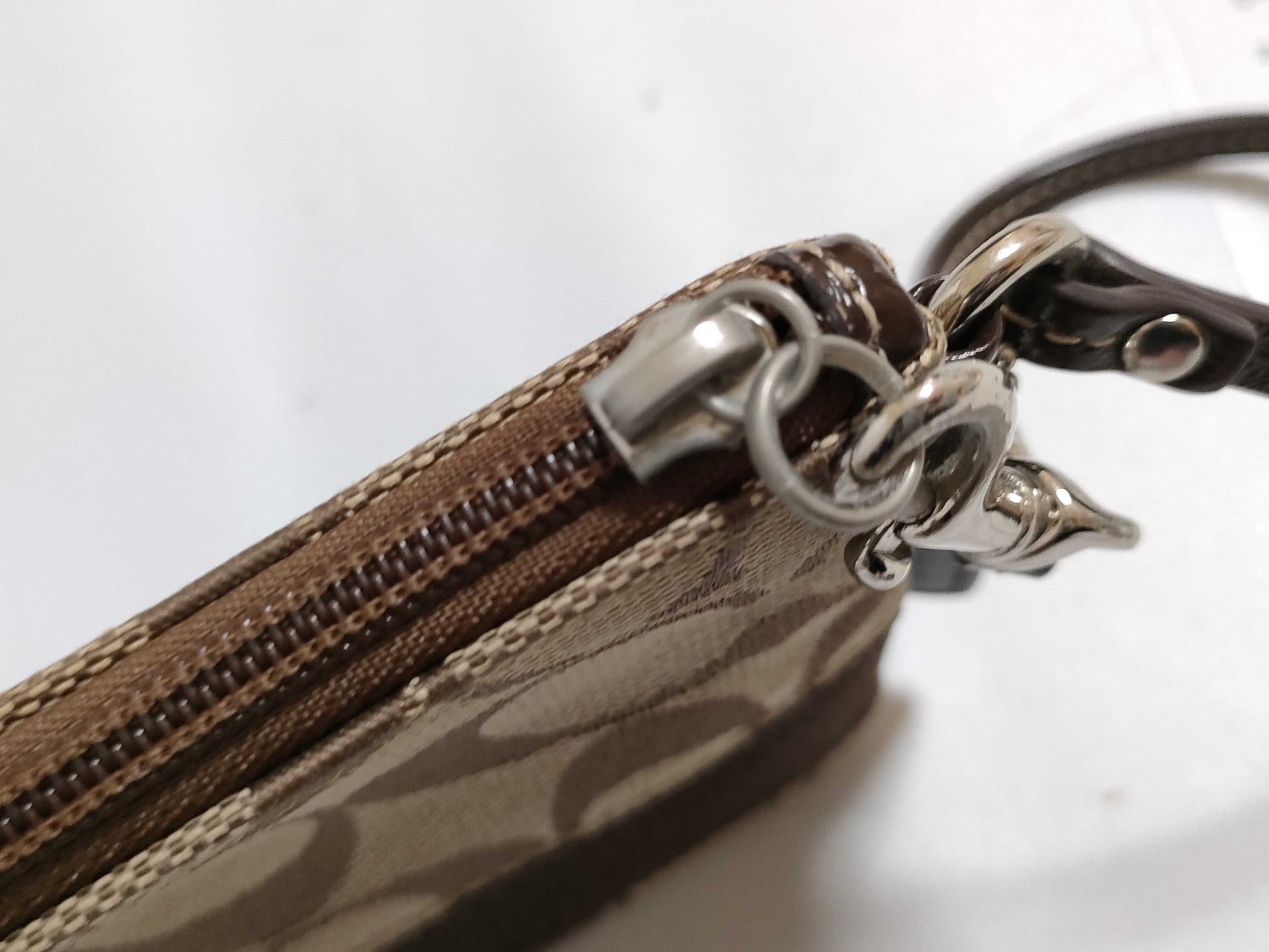 COACH Signature Coach Signature Pouch Pouch