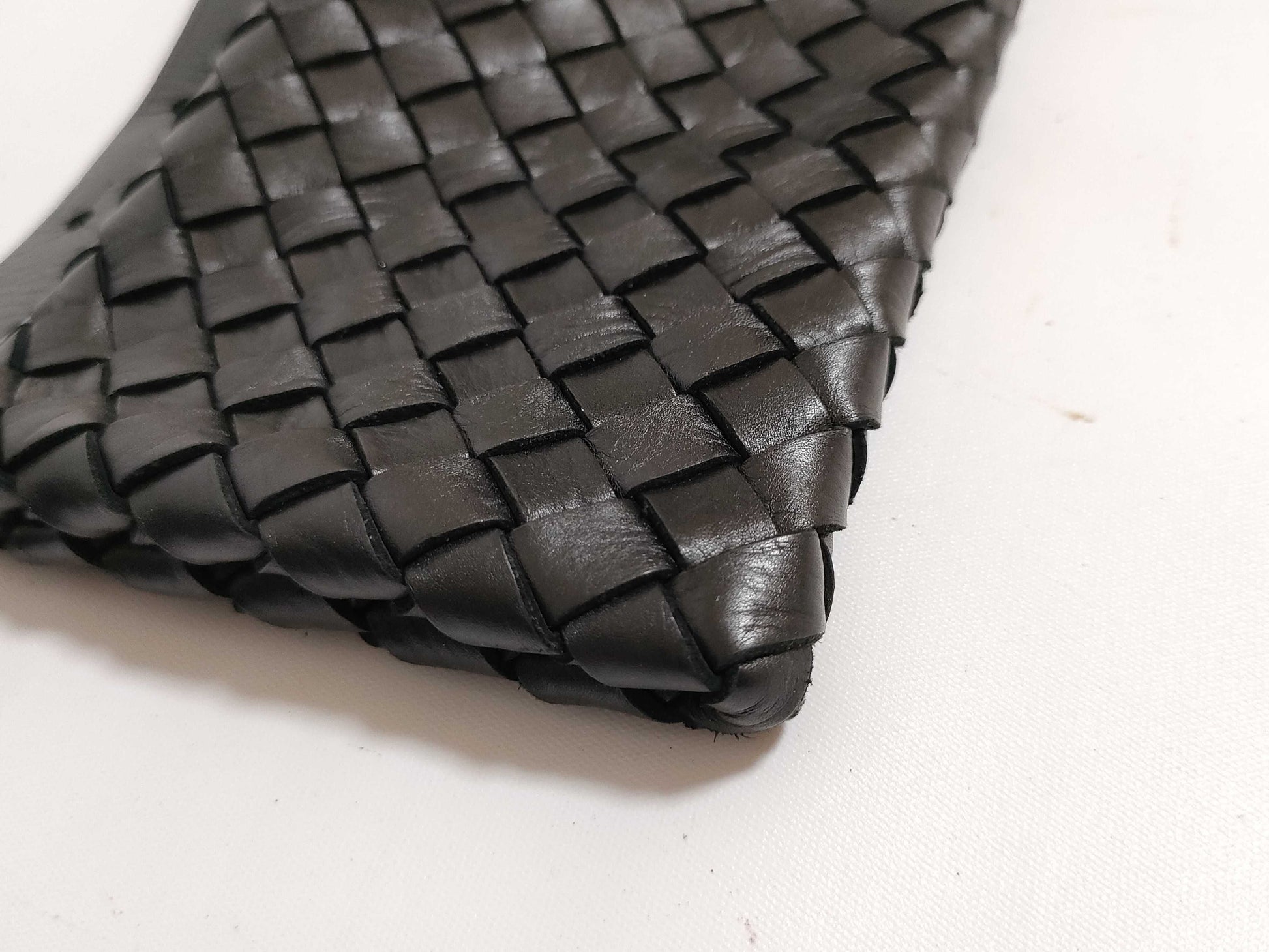 BOTTEGA VENETA Intrecciato Shoulder Bag Phone Shoulder Bag