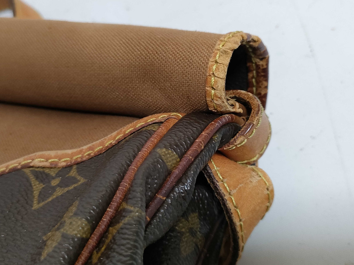 LOUIS VUITTON RFID Unverifiable Monogram Louis Vuitton Saumur 30 Shoulder Bag M42256/AR8903