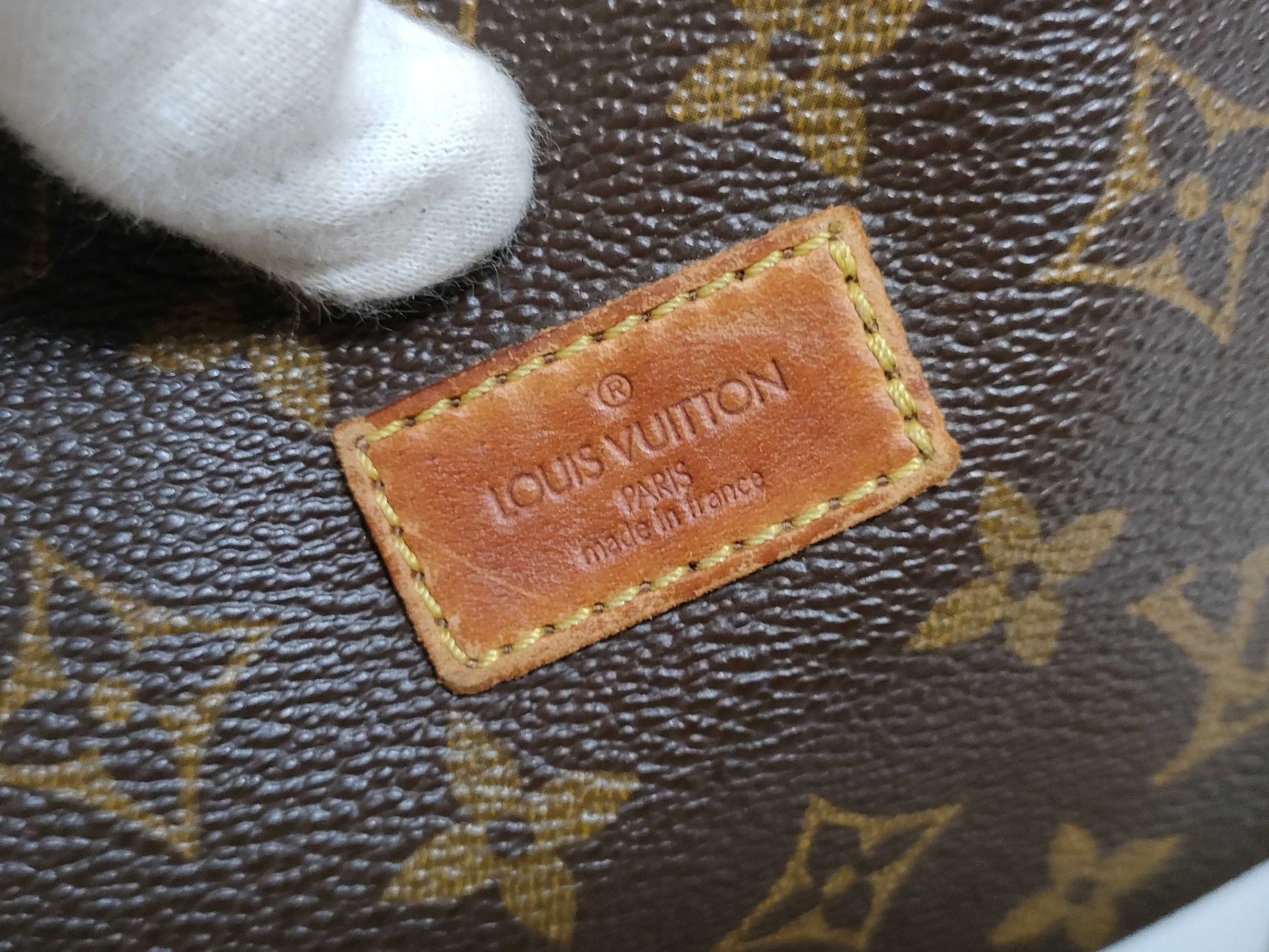LOUIS VUITTON RFID Unverifiable Monogram Louis Vuitton Saumur 30 Shoulder Bag M42256/AR8903