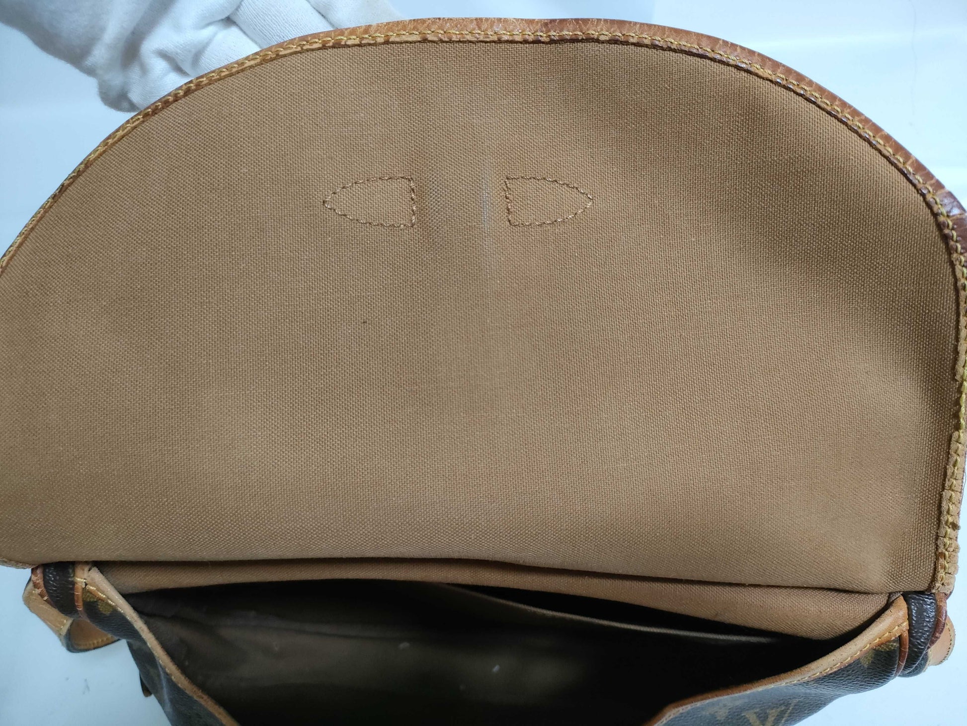 LOUIS VUITTON RFID Unverifiable Monogram Louis Vuitton Saumur 30 Shoulder Bag M42256/AR8903