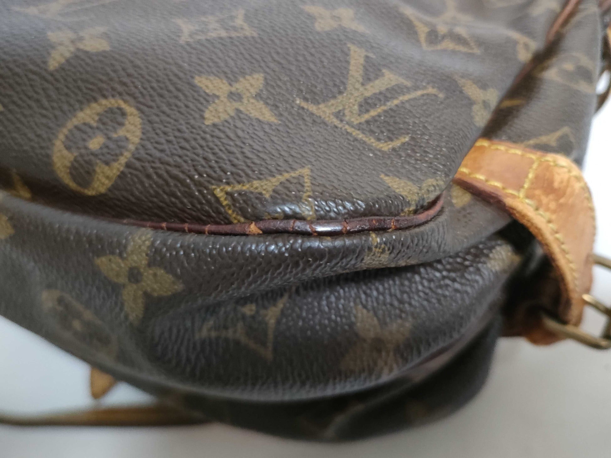 LOUIS VUITTON RFID Unverifiable Monogram Louis Vuitton Saumur 30 Shoulder Bag M42256/AR8903