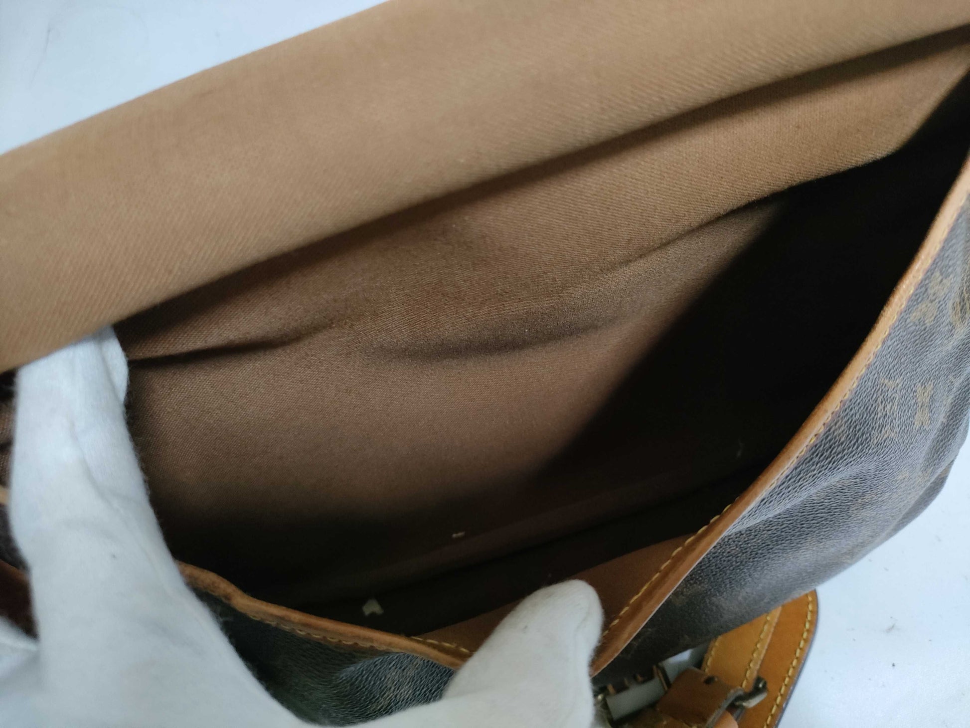 LOUIS VUITTON RFID Unverifiable Monogram Louis Vuitton Saumur 30 Shoulder Bag M42256/AR8903