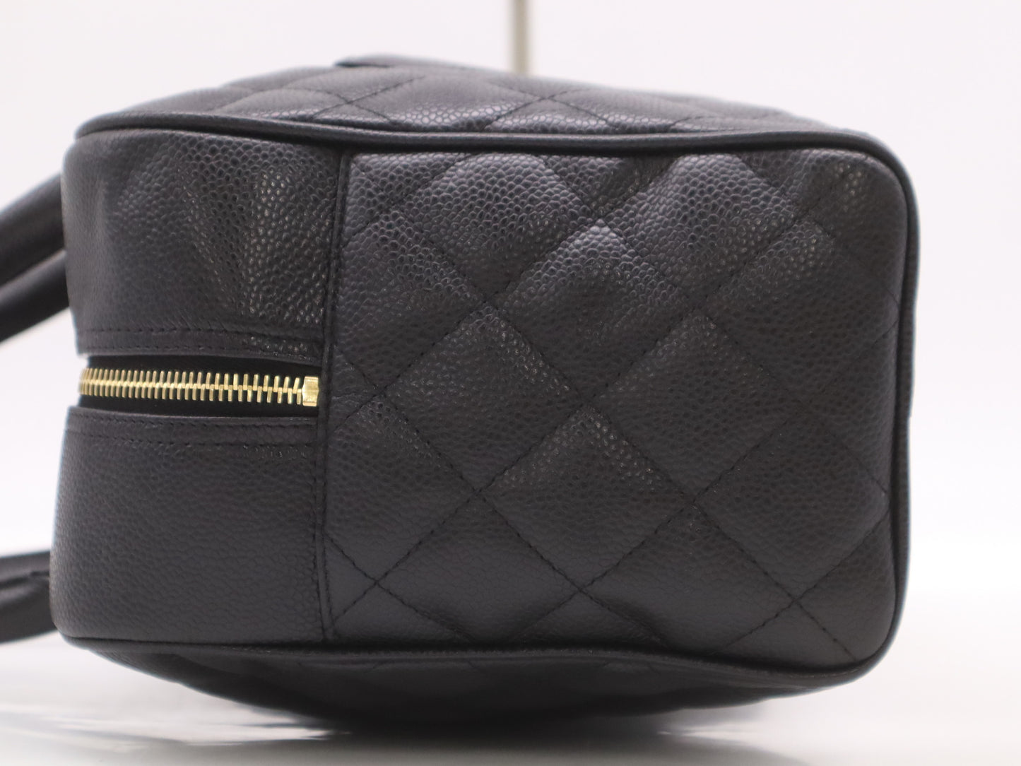 CHANEL A20997 Caviar Leather Bowling Bag with GD Hardware and Black Seal 10208571 Handbag