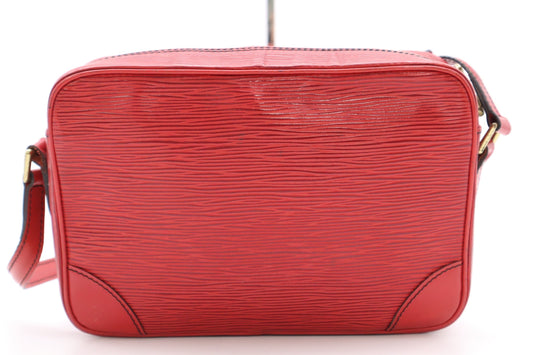 LOUIS VUITTON M52317 Epi Trocadero 24 Castilian Red Shoulder Bag
