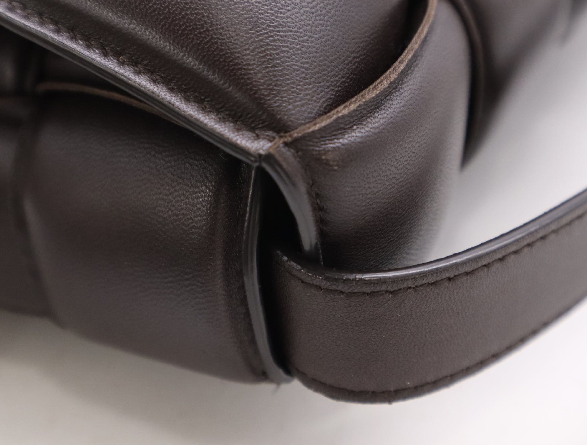 BOTTEGA VENETA 591970 Leather Maxi Intrecciato Padded Cassette Shoulder Bag in Bordeaux with Dust Bag