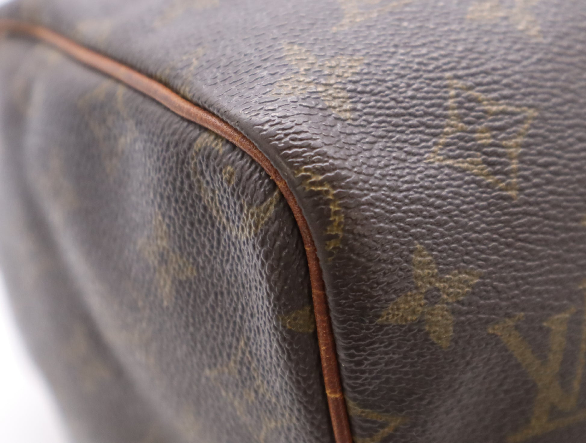 LOUIS VUITTON M41526 Monogram Speedy 30 Handbag with Zipper Pull