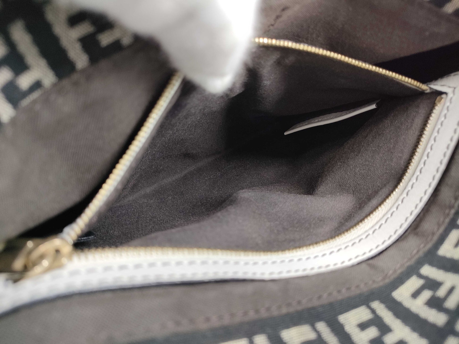 FENDI Zucca pattern Zucchino Mamma Bucket shoulder bag