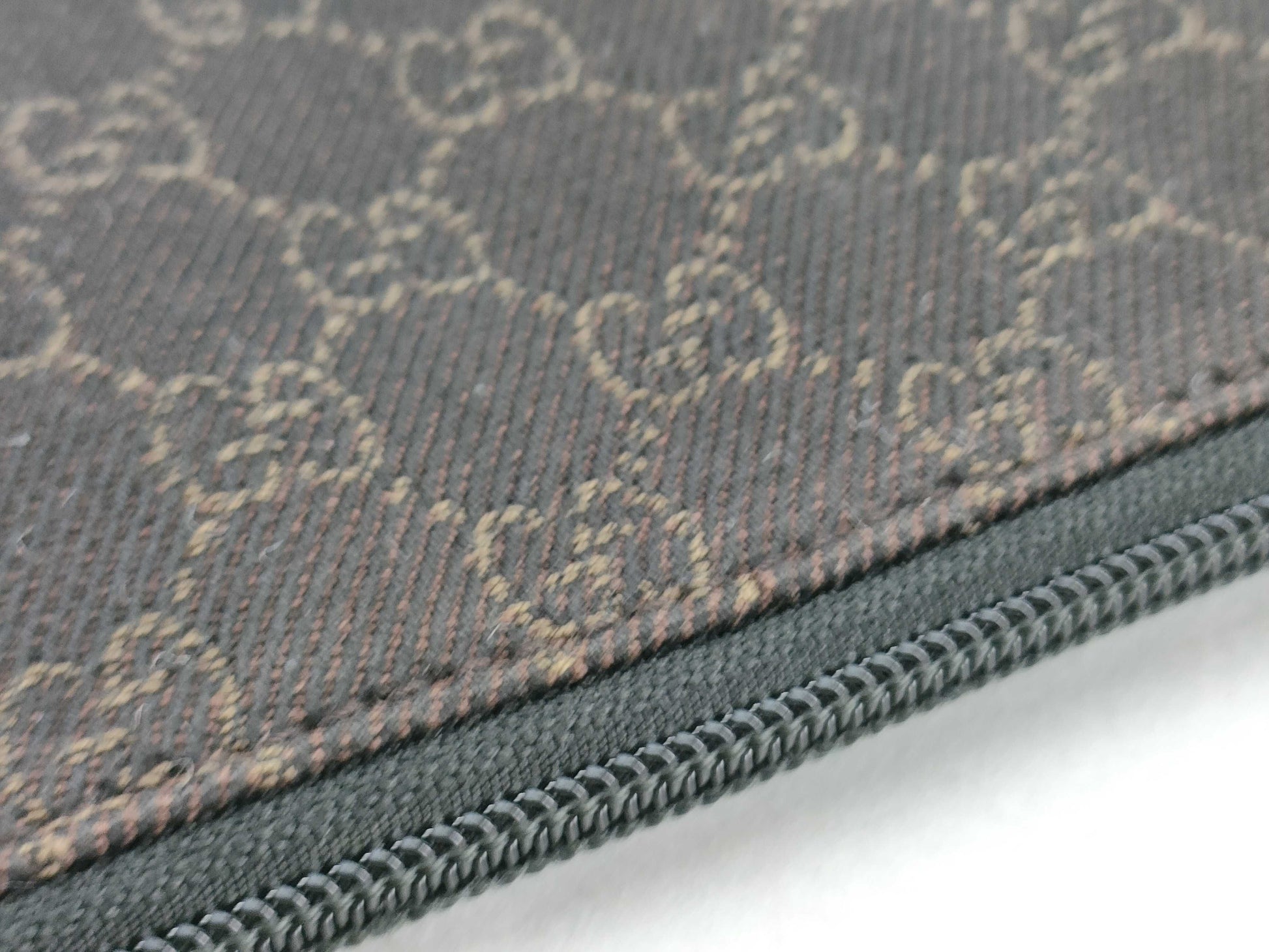 GUCCI GG Canvas Shoulder Bag