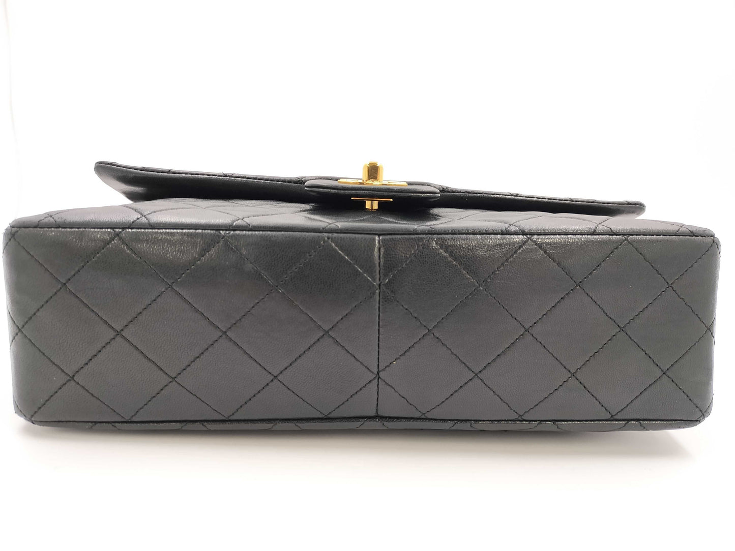 CHANEL Matelasse Turnlock Chain Shoulder Bag
