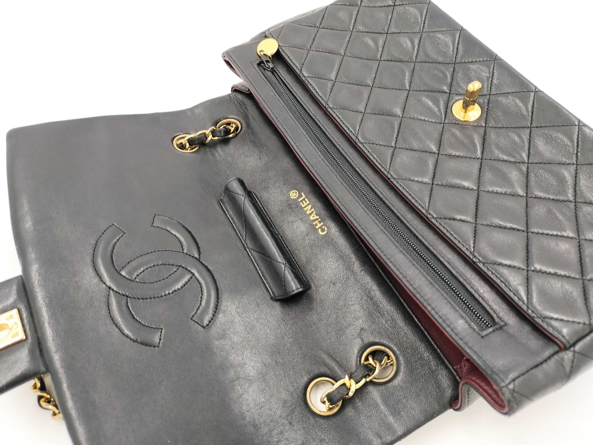 CHANEL Matelasse Turnlock Chain Shoulder Bag