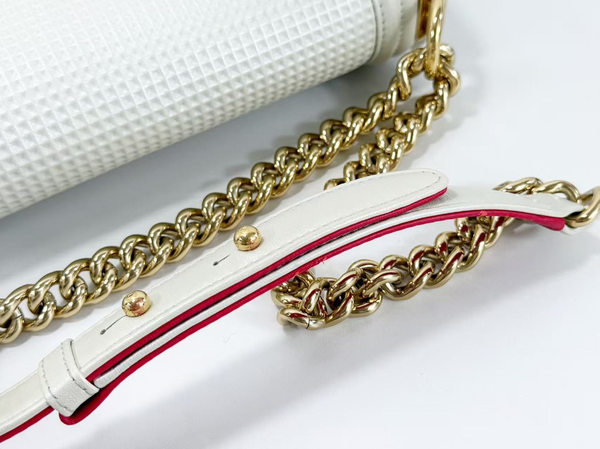 CHANEL Boy Bicolor White Shoulder Bag, W28cm , Gold Hardware, with G Card and Sticker, 18881219
