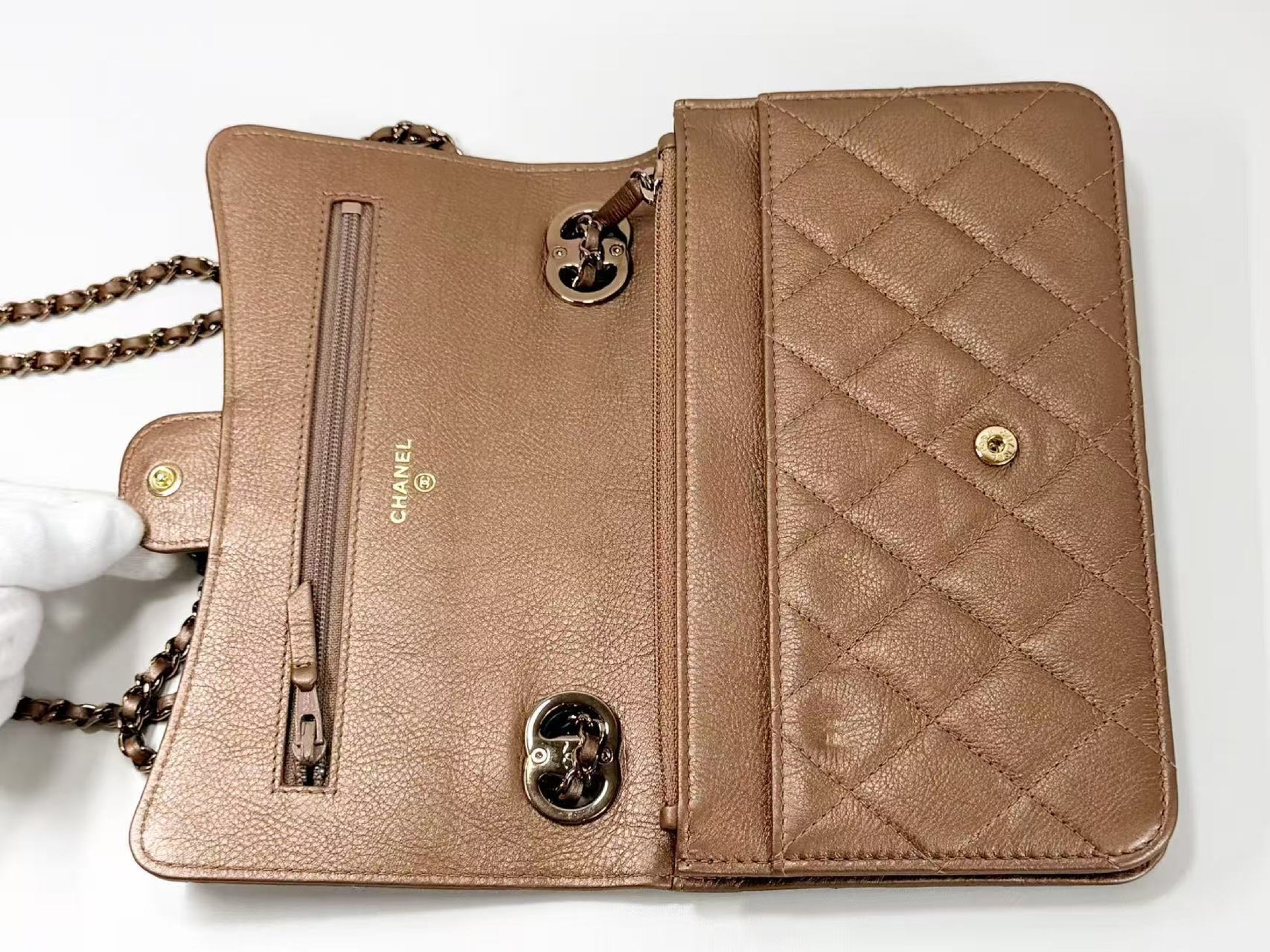 CHANEL Matelasse Double Chain, Bronze, 19cm Wide, Approximately 21st Series [Sealed], Bronze Hardware, Shoulder Bag, 21718035