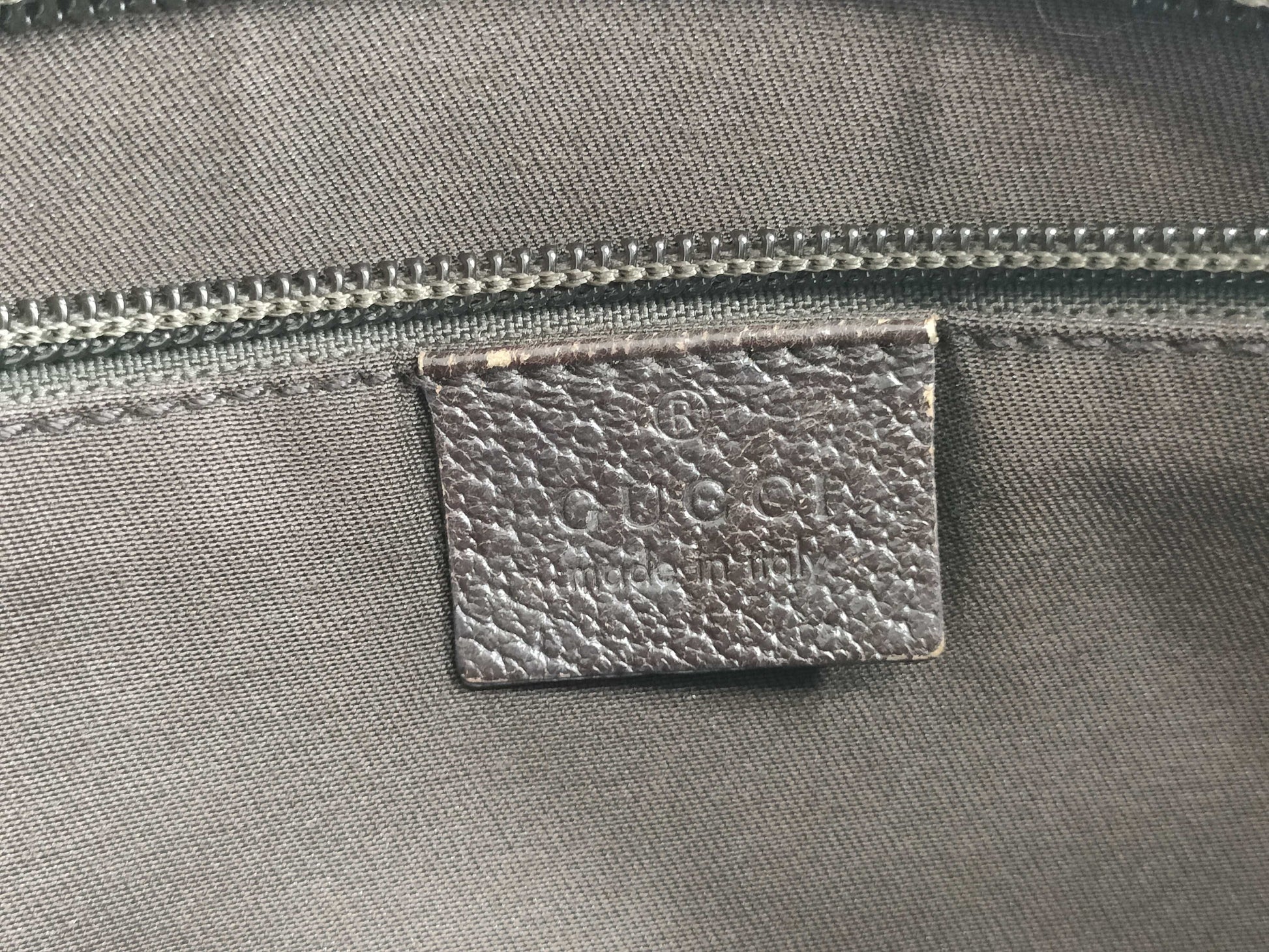 GUCCI GG Canvas Shoulder Bag Gucci GG Canvas Shoulder Bag