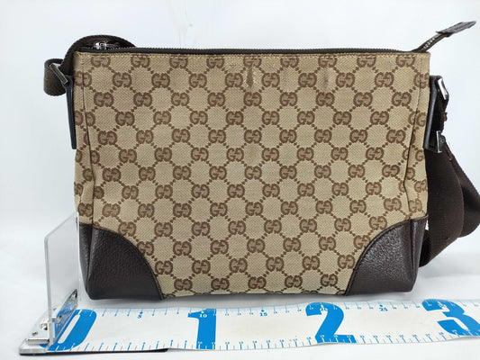 GUCCI GG Canvas Shoulder Bag Gucci GG Canvas Shoulder Bag
