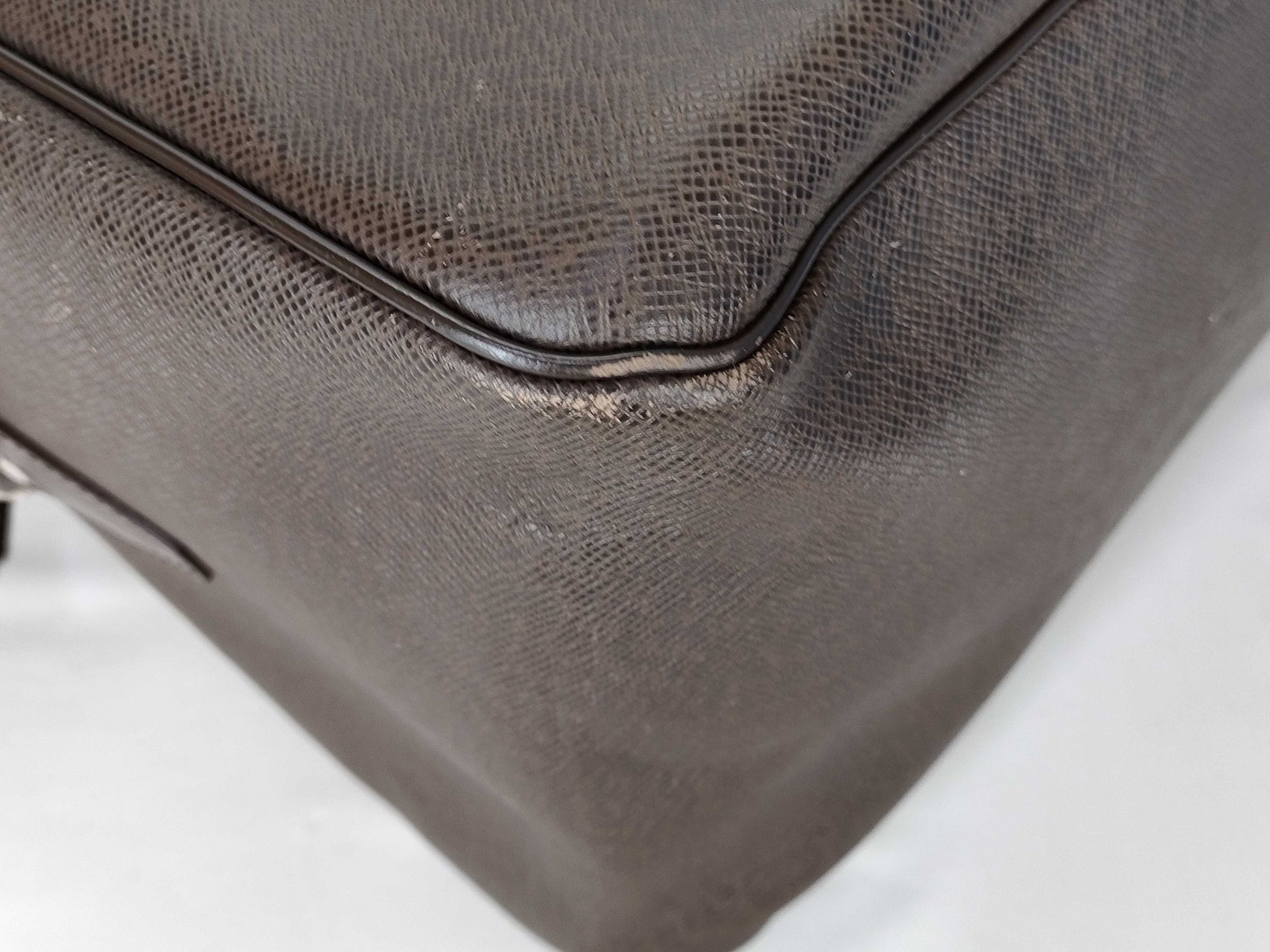 LOUIS VUITTON M 30128 Taiga Louis Vuitton Taiga Kendall 45 Brown Boston Bag