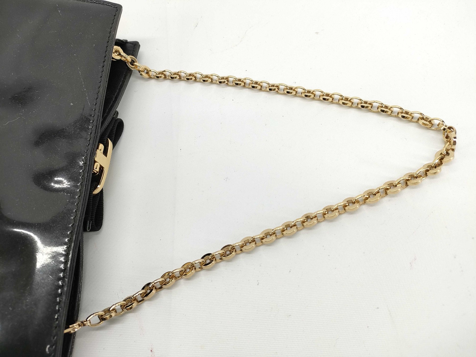 Salvatore Ferragamo Vara Chain Shoulder Bag in Black Enamel