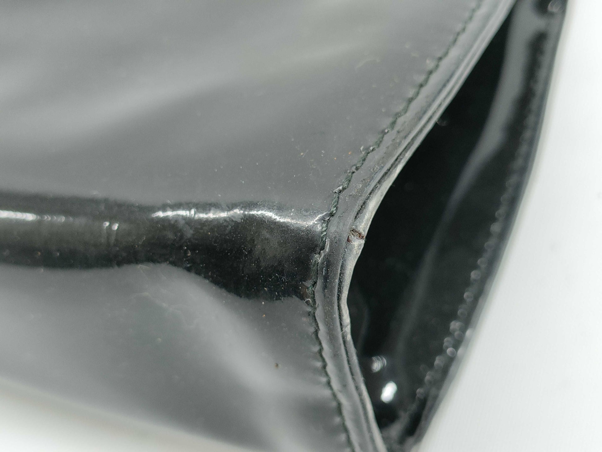 Salvatore Ferragamo Vara Chain Shoulder Bag in Black Enamel
