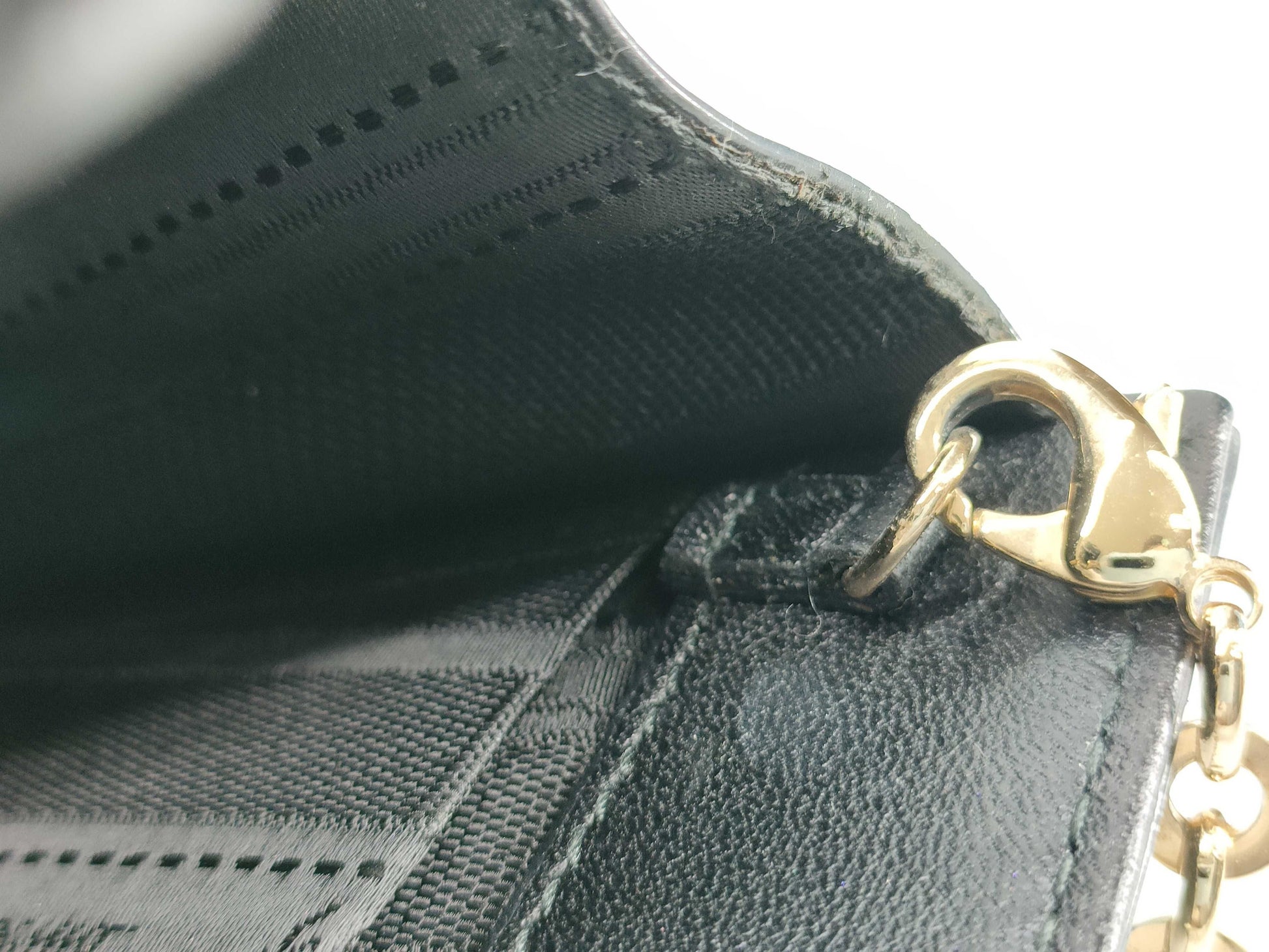 Salvatore Ferragamo Vara Chain Shoulder Bag in Black Enamel