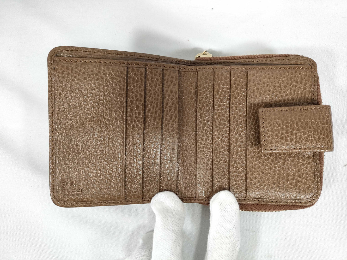 GUCCI GG Canvas Wallet Gucci GG Canvas Wallet