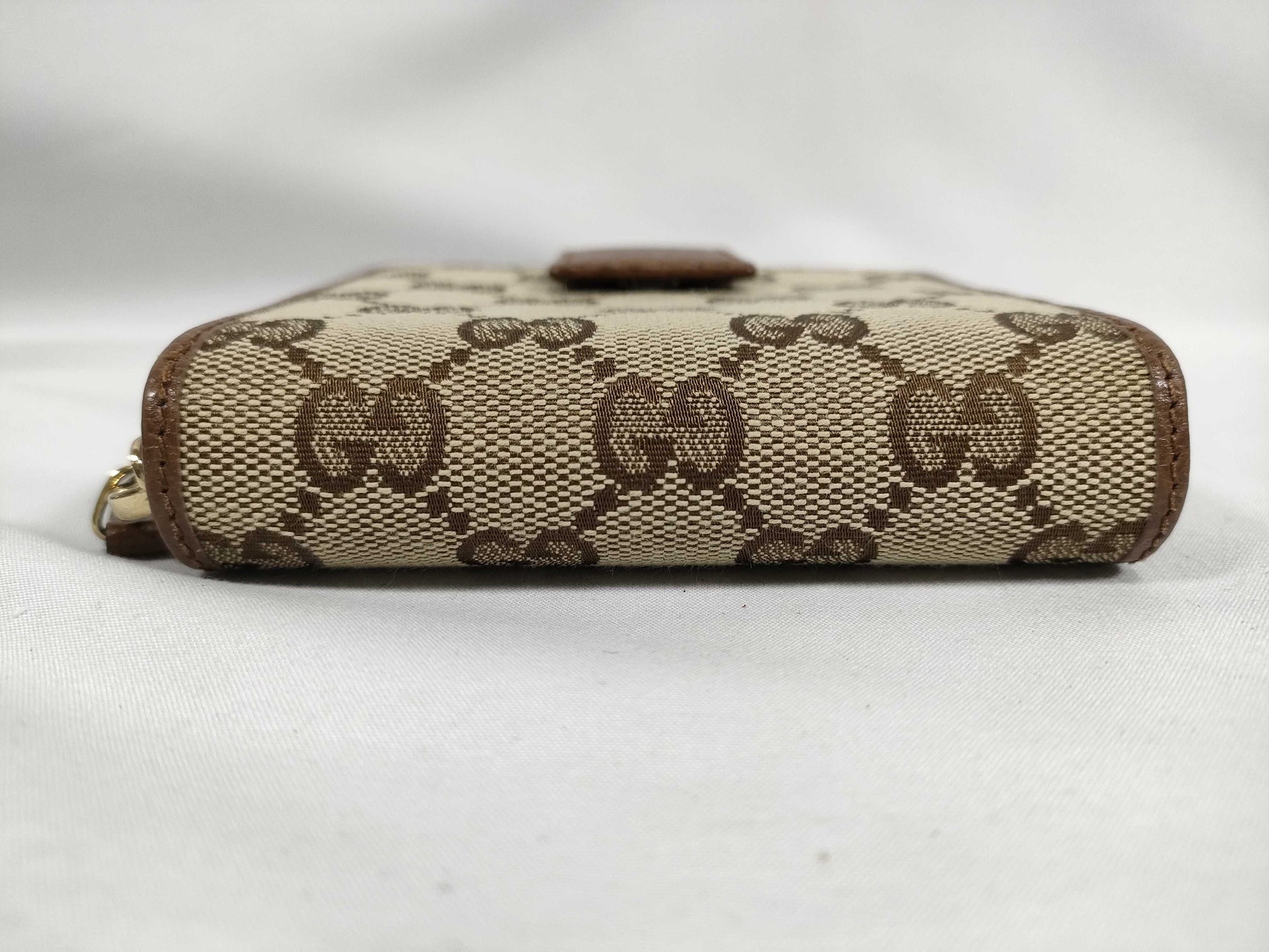 GUCCI GG Canvas Wallet Gucci GG Canvas Wallet
