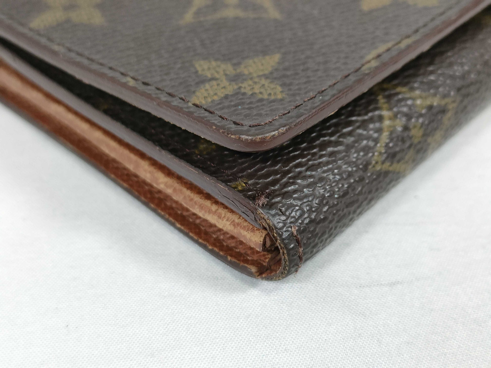 LOUIS VUITTON Monogram Bifold Wallet