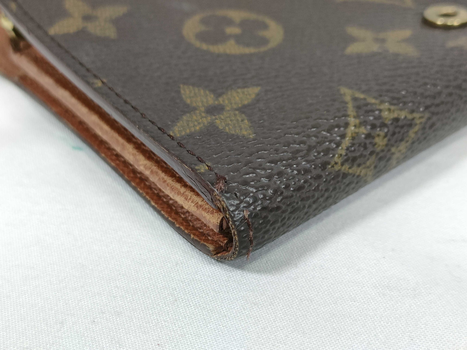 LOUIS VUITTON Monogram Bifold Wallet